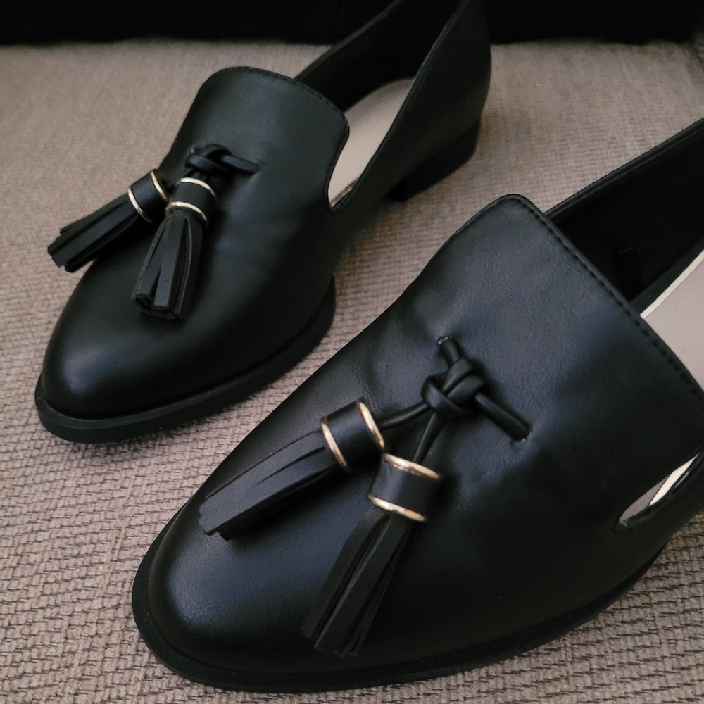 ZARA WOMAN BLACK TASSEL LOAFERS